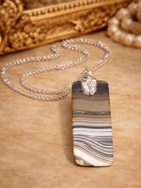 Vintage Striped Agate Pendant Necklace in Brown and Cream